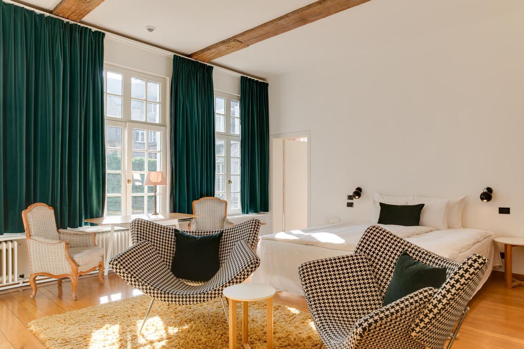 Small Luxury Hotel De Witte Lelie Anversa Esterno foto